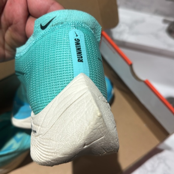 Men Zoom vaporfly, few times used side 11 excelent condition  to run & have fun - Picture 6 of 7